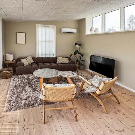 Cozy In Aakirkeby With Wifi * Vester Somarken