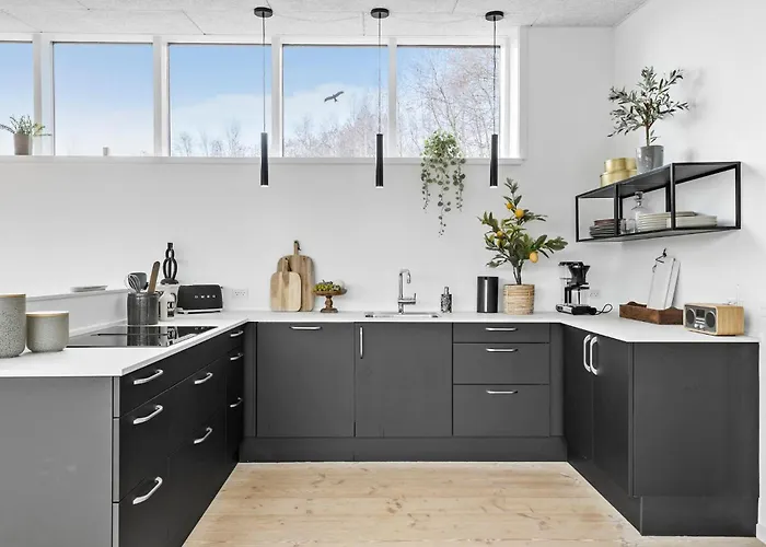 Cozy In Aakirkeby With Wifi